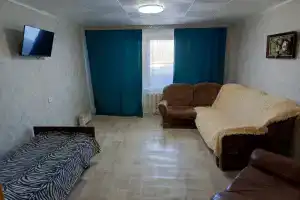 Квартира Большая трёхкомнатная для командировочных, Первоуральск