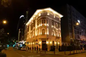 En Hotel İzmir, Измир