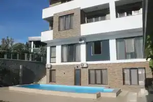 Квартира Трёхкомнатная с Бассейном и Видом на Море, Адлер