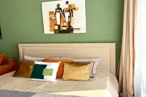 Апартаменты Яркая студия в ЖК Эстет, Алматы