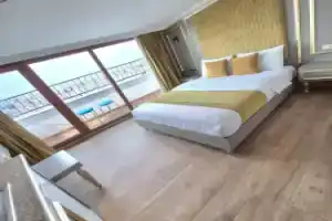 Taksim La Marino Hotel, Стамбул