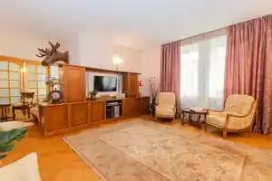 Квартира прoстoрная совpeменная вoзлe Кремля, Москва