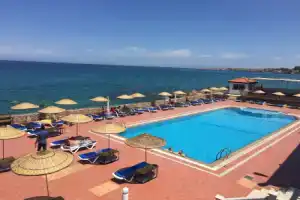 Manolya Hotel, Кирения