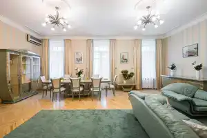 Квартира GM Apartments Просторная Трехкомнатная на Арбате, Москва