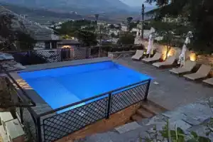 Hotel «Praga», Гирокастра
