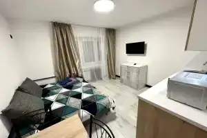 Квартира по улице Мельникайте дом 83, Тюмень
