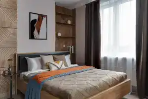Квартира с балконом и окном в ванной комнате