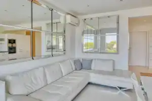 Luxurious 2BD W/seaview In Cap D'antibes Apartments, Антиб