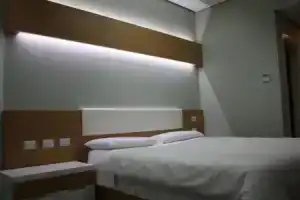 Hotel «Bologna», Влера
