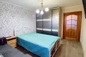 Квартира на улице Монтажников 13А, Тюмень