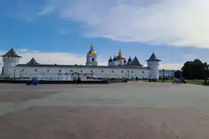 Квартира Уютная с Видом на Иртыш в Самом Сердце Исторического Центра