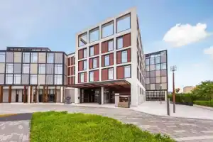 Отель «Hampton by Hilton Dubai Al Seef», Дубай
