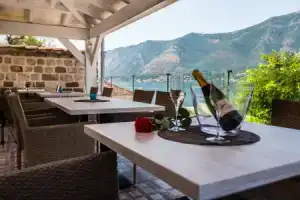Hotel «Sara», Котор