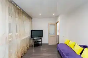 Квартира на Кирова 12, Артём