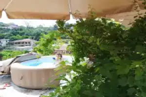 Бунгало с видом на море, Сухум