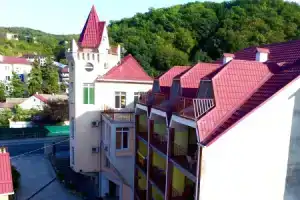 Гостиница «Tower House», Шепси