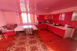 Квартира 100 м. от Ханского Дворца, Бахчисарай
