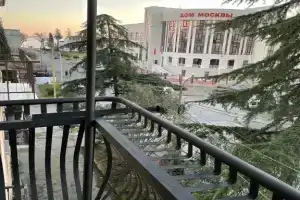 Квартира 3 комнатная возле моря, Сухум