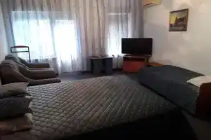 Apartments Gagarina 2, Утес