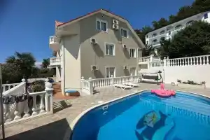 Гостевой дом «Green House»