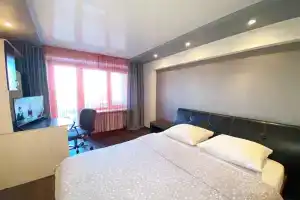 Квартира Жёлтый Нарцисс на Челюскинцев 17, Асбест