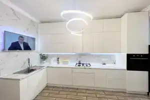 Квартира Трехкомнатный люкс через дорогу пляж, Каспийск