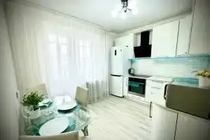 Квартира Рядом с ТЦ Кристалл, Тюмень