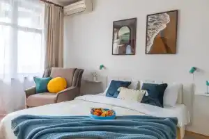 Апартаменты «Синяя Птица», Алушта