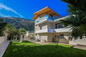 Апартаменты Luxury Mimani 2, Берат