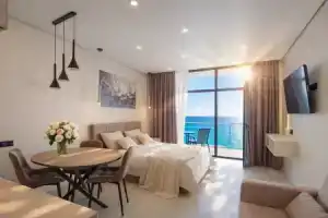 Апартаменты LS-Lux-Sun Rays c прямым видом на море с 15 этажа, Алушта