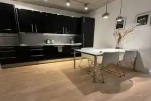 Квартира на Улице Братьев Кашириных 156, Челябинск