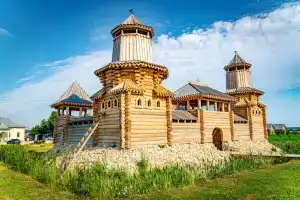 Парк-Отель «Остров Царская усадьба», Остров