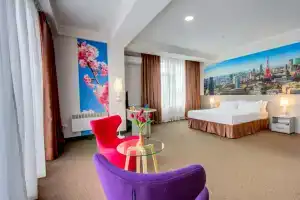 Hotel «Bridges Bishkek», Бишкек
