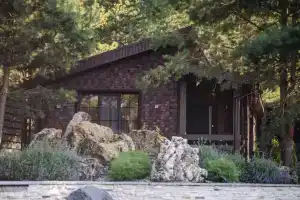 Гостиница «Петровские Паруса», Полотняный Завод