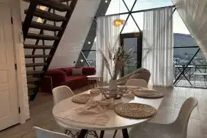 Шале Space Trip 1, Артаваз