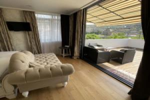 Rikhe Palace Boutique Hotel, Тбилиси