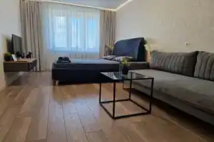 Квартира Виталий HouseRent Трёхкомнатная по ул. Рината Галеева, 31, Альметьевск