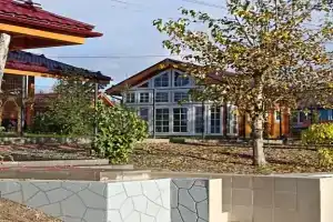 Отель в деревне Пучнино