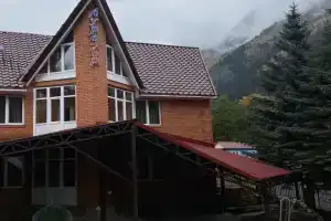 Гостевой дом «Аура Гор», Домбай