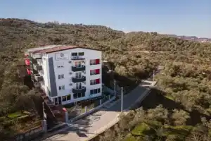 Olivar Hotel Tirana, Тирана