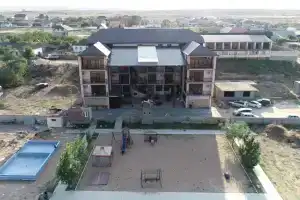 Отель «Санрайз», Первомайское