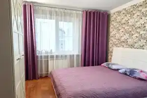 Квартира Просторная Трехкомнатная, Саратов