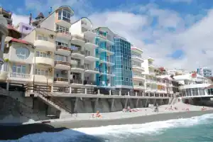 Эллинг «Олеандр», Утес