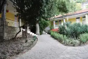 Меблированные комнаты «Летний Дворик», Алупка