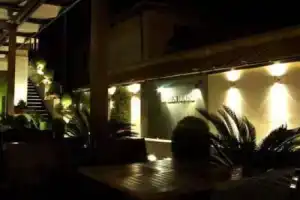 Green House Hotel & Restaurant, Тирана