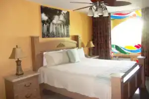 TropiRock A North Beach Village Resort Hotel, Форт-Лодердейл