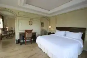 Отель «Four Seasons Place - Sha Extra Plus», Паттайя