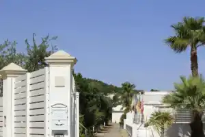 Garden Hotel Ripa, Виесте