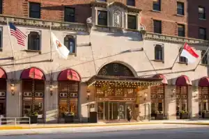 Отель «Millennium Knickerbocker Chicago», Чикаго