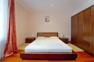 Pyat Zvezd Vozle Ploschadi Revolyutsii Apartments, Челябинск